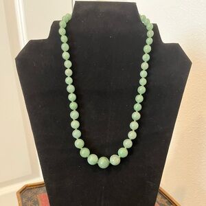 Green Jade Graduated Bead Necklace 14k